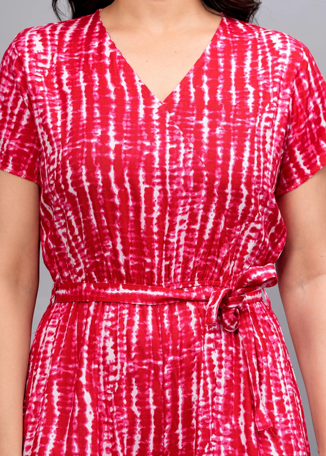 YOGITA PRINT Crimson Tie-Dye Jumpsuit – V-Neck Wide-Leg Crop Jumpsuit with Belt